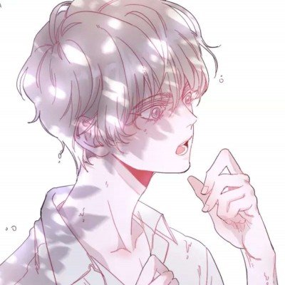 小孩大哭猫咪边哄边擦眼泪